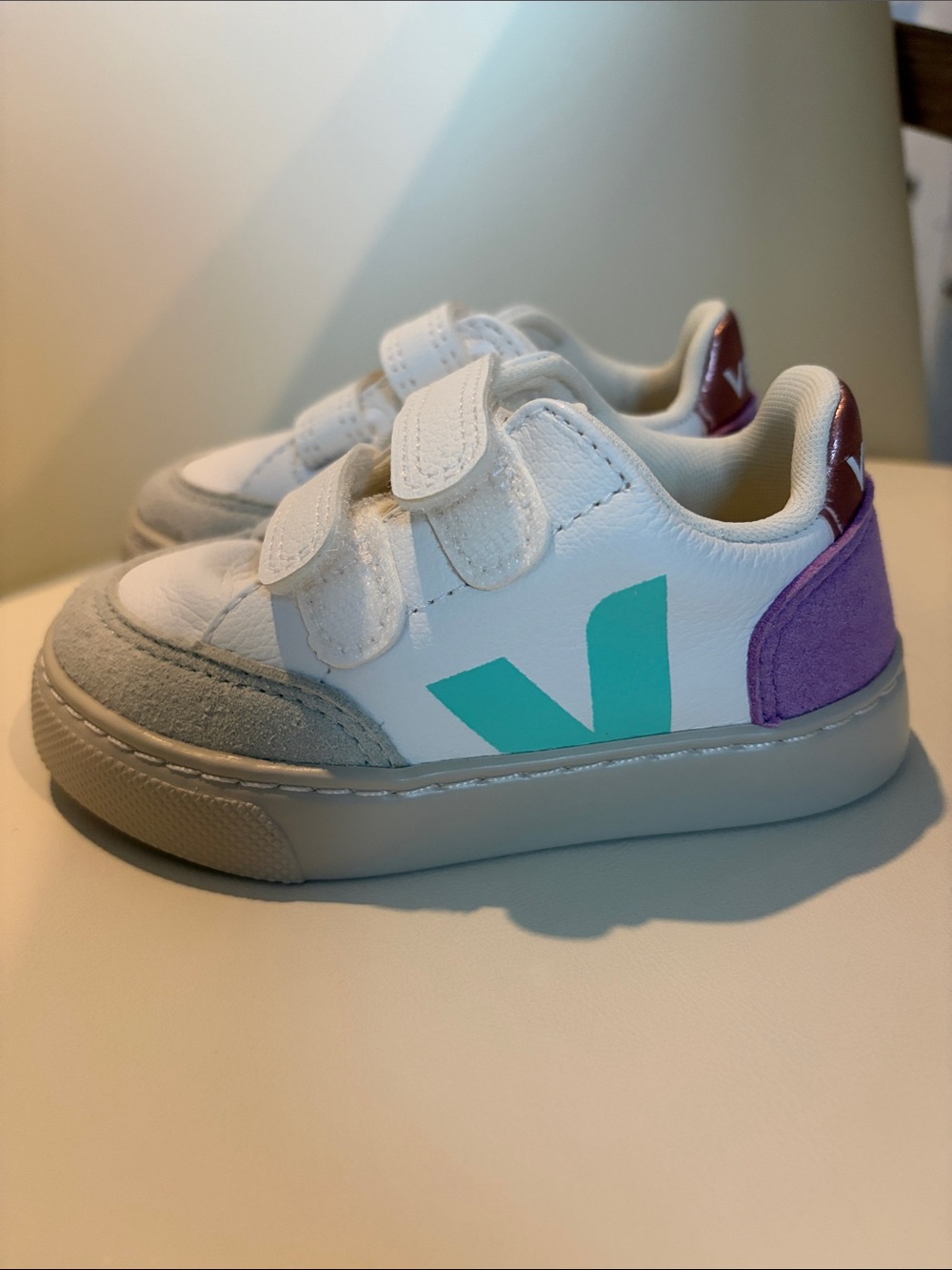 Veja Little Kids 7T Sneakers - BRAND NEW SMALL V-12 EXTRA WHITE | MULTICO ORCHID